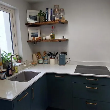 Apartamento Cosy With Office - 10 Mins Stroll To Seafront *